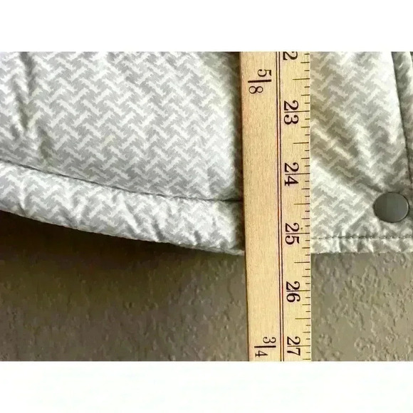 Gap Womens Warmest Outdoor Puffer Quilt Zip Vest XS Grey White Herringbone EUC - Picture 8 of 9